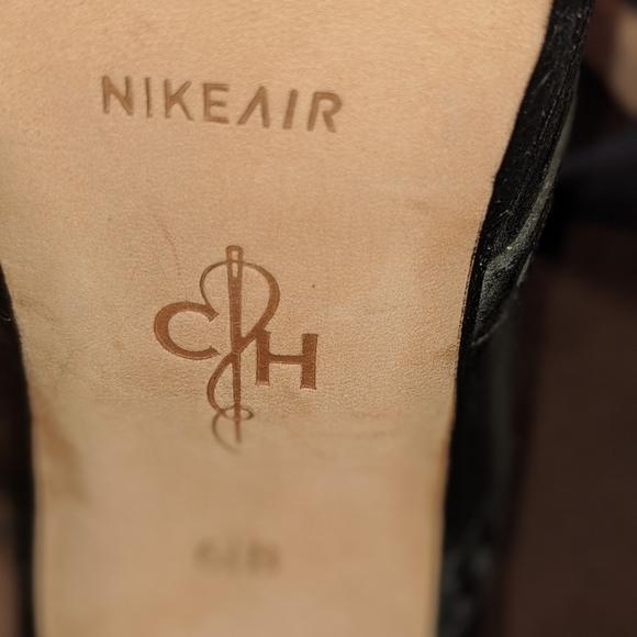 Heels on heels on heels - Picture 2 of 13